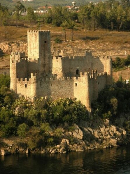   (Castelo de Almourol)