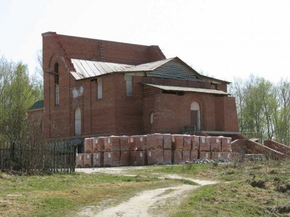 Храм святых мучеников Адриана и Наталии в Старо-Паново (Лигово)