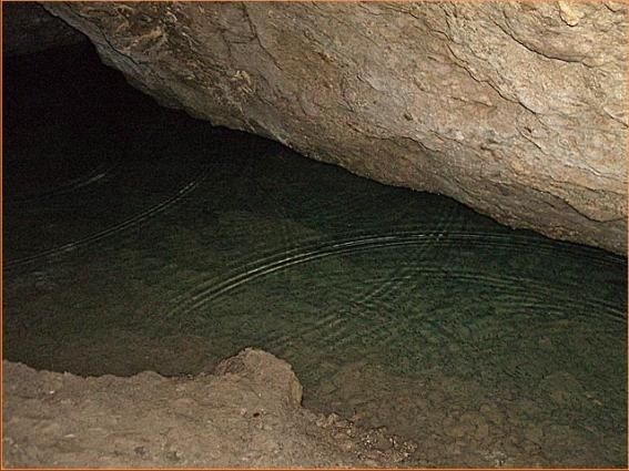 Подводная пещера Легенда