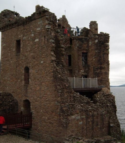   ( Urquhart Castle )