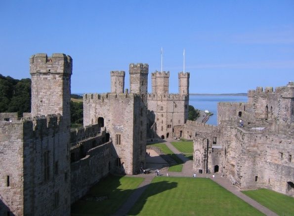   ( Caernarfon Castle )